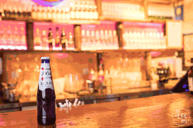 helens红牛桶是什么，helens啤酒桶（最近爆火的“午夜小酒馆”）