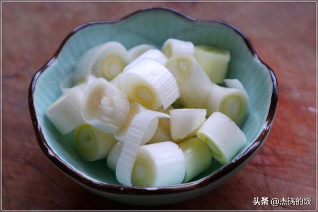 咸鲅鱼怎么做好吃，清蒸咸鲅鱼怎么做好吃（懒人下酒菜之咸鲅鱼焖大葱）