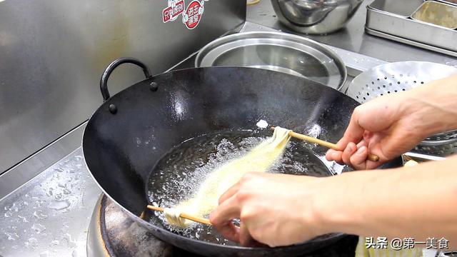 炸馓子的做法和配方，老式馓子的做法和配方（做法和配料毫不保留教给你）