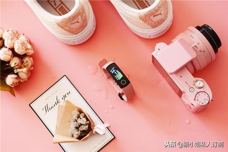 珊瑚橙和什么颜色最搭，珊瑚橙的颜色（显白显嫩温柔又养眼也可以这么简单）