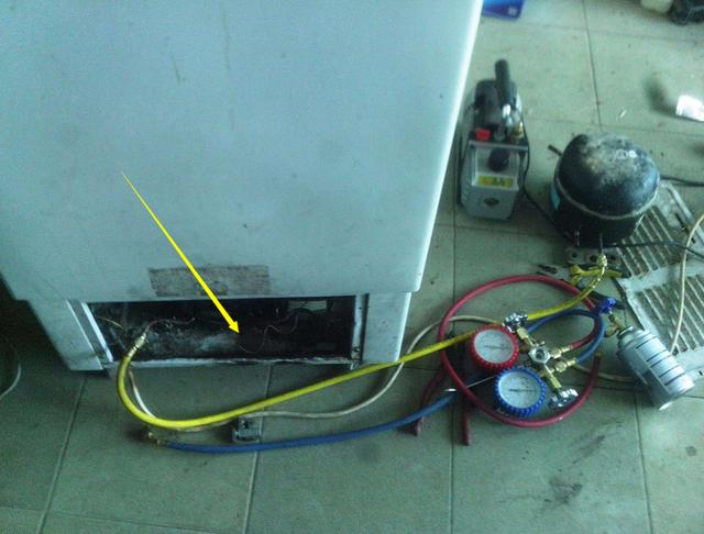 冰箱可以放阳台吗，冰箱放在阳台风水好吗（邻居买了双开门冰箱）