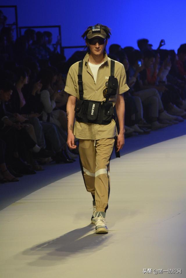 a21是以纯吗，a21 以纯（以纯线上品牌A21登陆春季广东时装周）