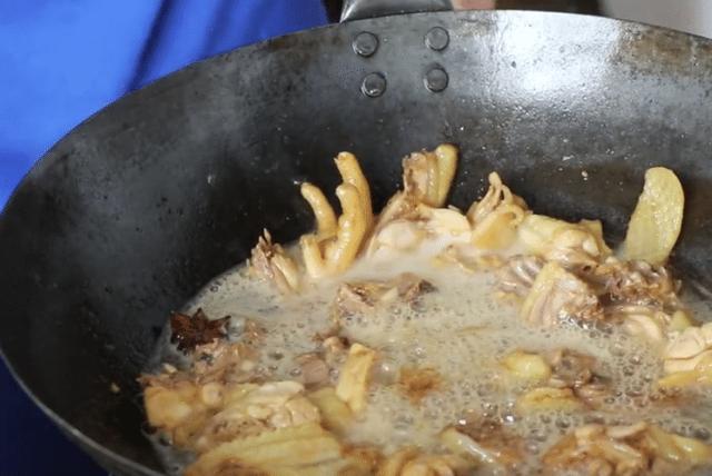 鸡皮怎么做好吃，鸡皮怎么做好吃又简单的做法视频（鸡皮同样美味可食用）