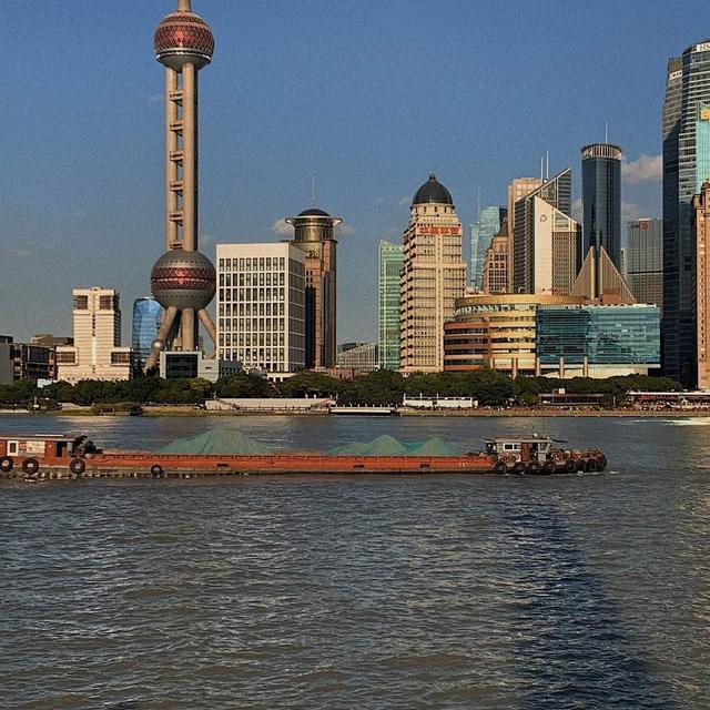 QQ个性名片背景图，qq名片背景图片怎么换（名片背景图‖中意你）