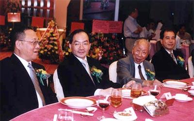 澳门四大家族，澳门四大家族和香港四大家族（何鸿燊家族只是“小弟弟”）