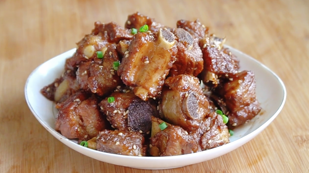 【糖醋排骨】做法步驟圖 簡單這樣做 香甜不膩孩子愛吃-起舞食譜網(wǎng)