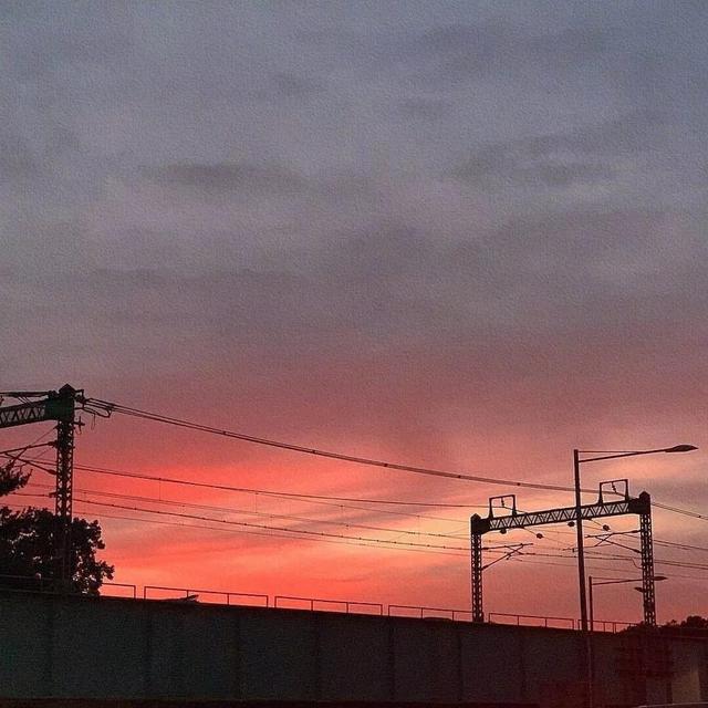 落日晚霞朋友圈背景，落日晚霞朋友圈背景图（朋友圈背景图）