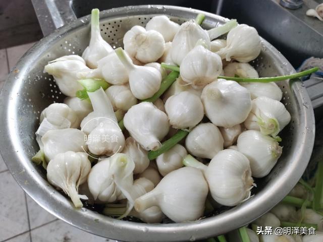 家常酱油腌蒜的做法，怎样用酱油腌蒜（还是自家传统方法好）