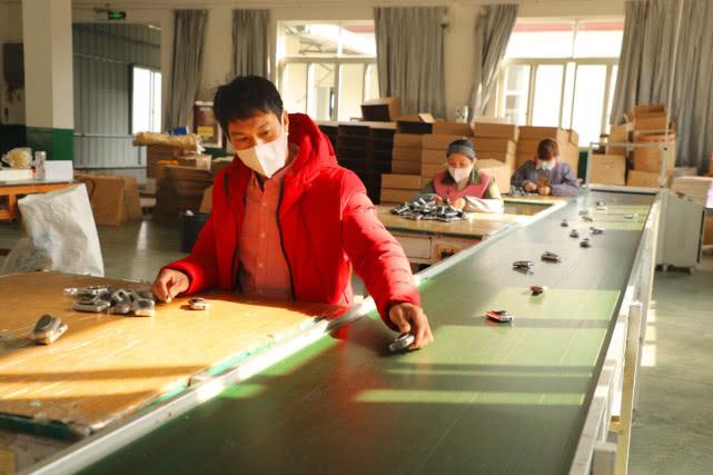 宁海强蛟镇家电维修 沉寂近一个月 浙江宁海“电商村”又热闹起来了