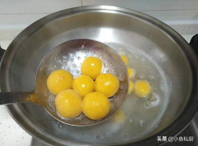 红糖馅汤圆的做法，一口一个两碗不够吃