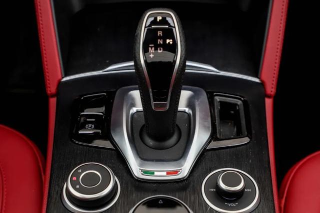 罗密欧是什么车，罗密欧是什么车标（试驾阿尔法罗密欧Stelvio）