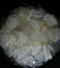 虾仁冬瓜汤的做法，月子餐虾仁冬瓜汤的做法（厨师长教你做虾仁冬瓜汤）