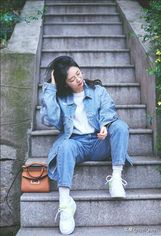 2,不同风格下的元气少女,你能看出来她们相差八岁吗?