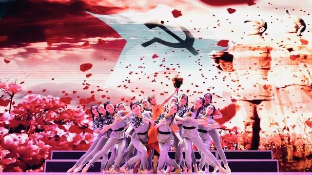 红色经典影视民歌，最新革命红歌最好听的十首歌（那些美到窒息的红色经典歌曲）