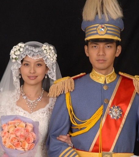 “爱你爱到自己快要发狂，结果在你眼里还是过客”，你让我爱的发狂（《来不及说我爱你》慕容沣和尹静琬图片）