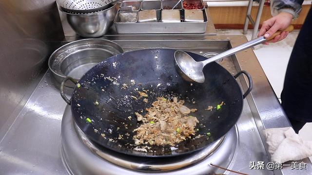 白蘑菇炒什么菜最好吃，口蘑菇怎么做好吃（这才是地道的家常下饭小炒）