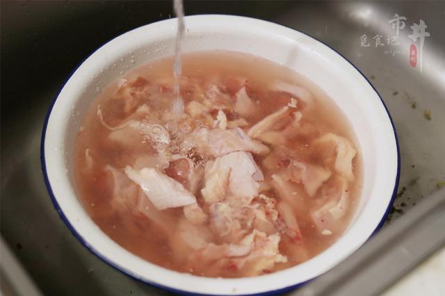 生炒鸡块怎么炒好吃，生炒鸡块怎么做好吃（鸡肉里外都香）