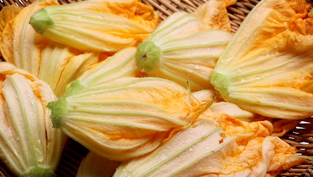 圖片[2]-【南瓜花雞蛋烙餅】做法步驟圖 出鍋孩子搶著吃 真香-起舞食譜網