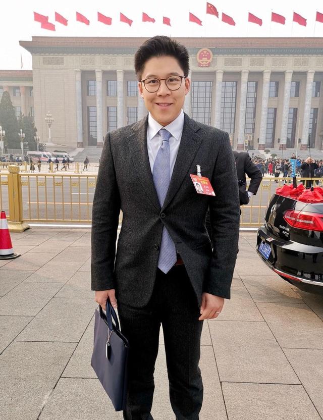 霍启刚个人资料简介，霍启刚个人资料（霍启刚：豪门第三代的翘楚）