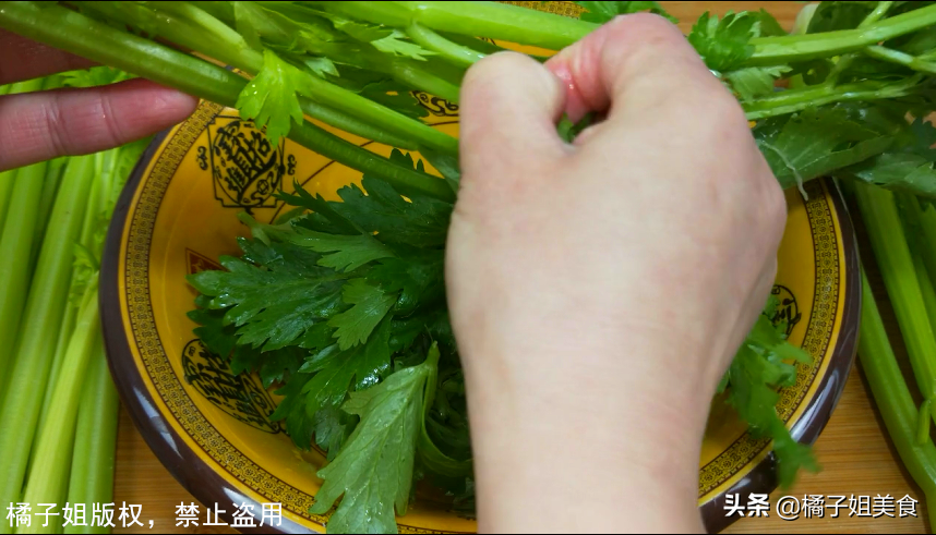 圖片[3]-【芹菜炒雞蛋】做法步驟圖-起舞食譜網(wǎng)