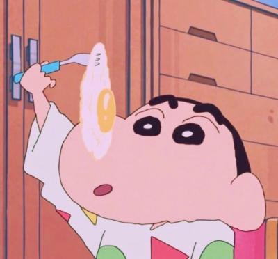 蜡笔小新/一家人头像?微信，蜡笔小新/一家人头像（蜡笔小新可爱逗比微信头像）