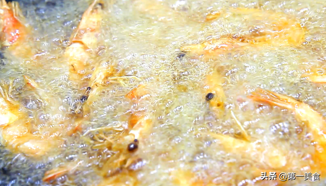 红烧基围虾怎么烧，红烧基围虾怎么烧的（吃一口瞬间明白了）