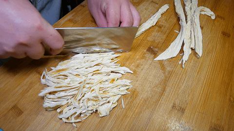 腐竹怎么拌凉菜好吃，腐竹凉拌怎么做好吃呢（凉拌腐竹既简单又好吃的家常做法）