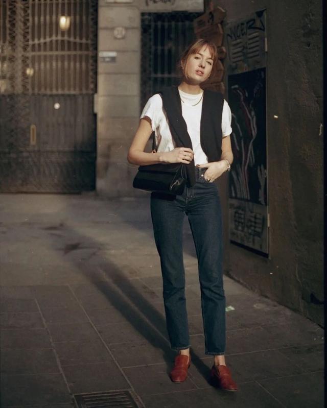 胸大背宽显瘦，胸大腰粗上身丰满