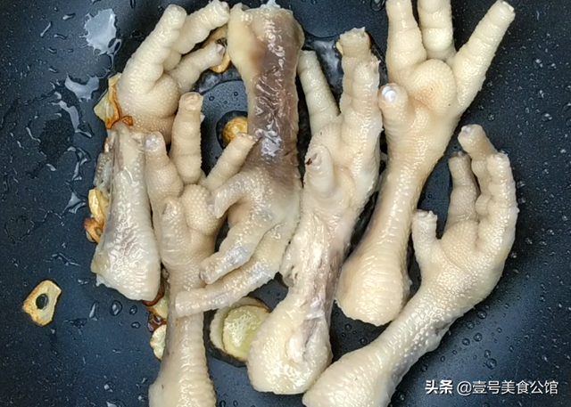 可乐酥鸡爪做法大全，轻松做出软烂脱骨的口感