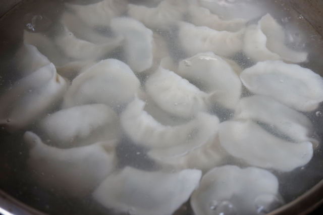 豆角肉馅饺子怎么调馅，豆角素馅饺子怎么调馅（大肉馅饺子怎么调馅）