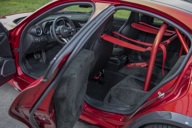 alfa romeo是什么车，alfa是什么品牌（来自意大利的浪漫与激情——阿尔法）