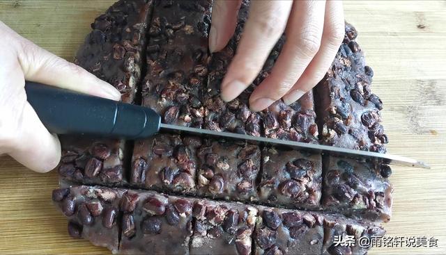 制作红豆糯米糕的方法，原来红豆糯米糕做法这么简单