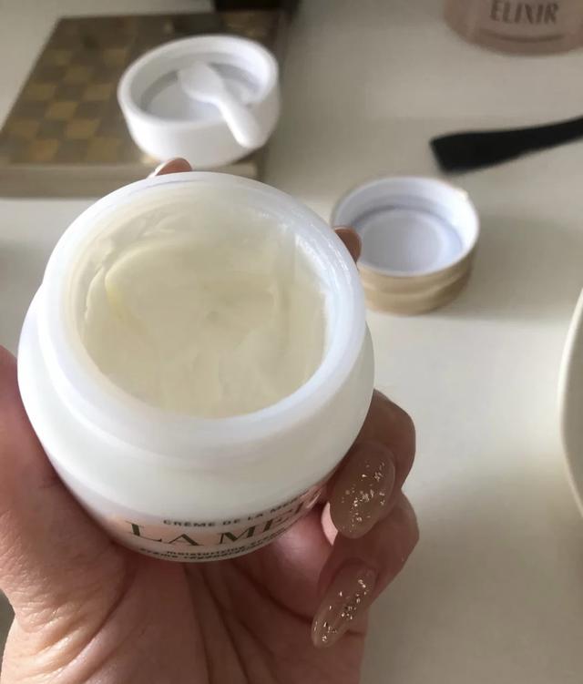 女明星护肤盘点，明星护肤造型（光是眼部护理就用4款产品）