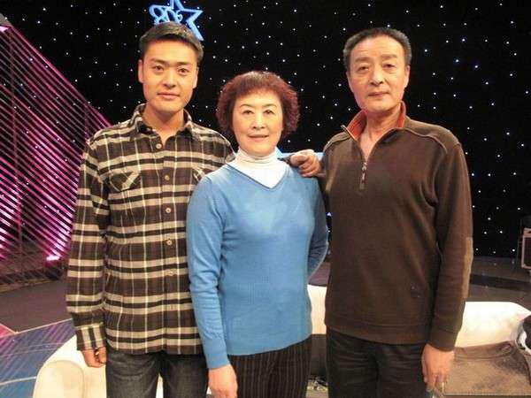 演员张桐的个人资料，张桐个人资料（张桐个人资料简介(身高/生日/年龄)关思婷）