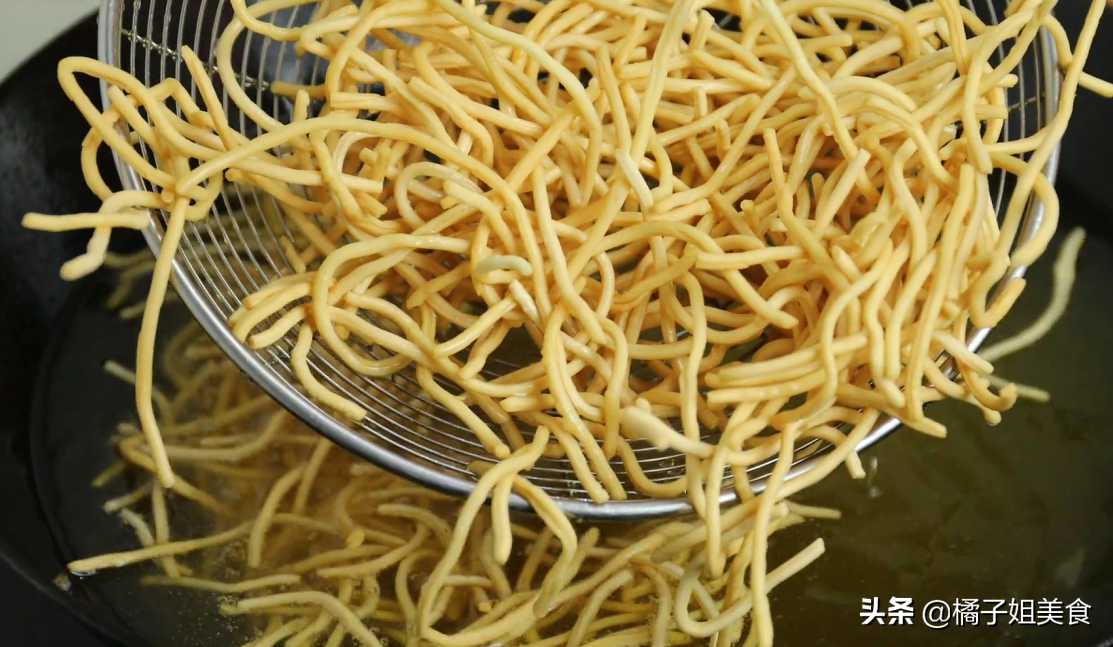 图片[3]-面条新吃法 香脆可口 比沙琪玛还好吃 大人小孩都爱 做法超简单-起舞食谱网