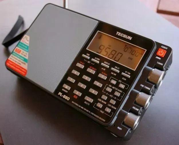 安装收音机到桌面，手机怎样安装收音机（价格在1000元以内的便携式短波收音机测评）