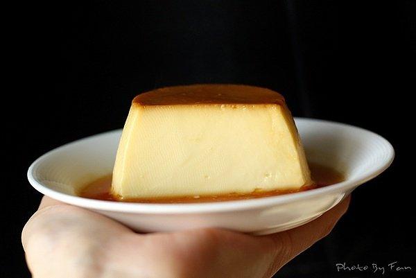 如何用鸡蛋和牛奶做布丁，只要家里有鸡蛋