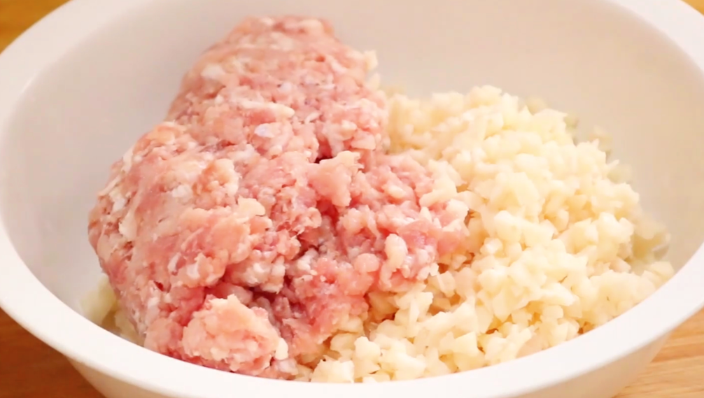 图片[3]-【莲藕丸子】做法步骤图 简单一做营养解馋 出锅连汤汁都不剩-起舞食谱网