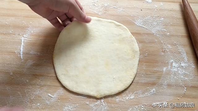 半发面的制作过程，天津传统水馅包子半发面制作方法（半发面油饼：一斤面）