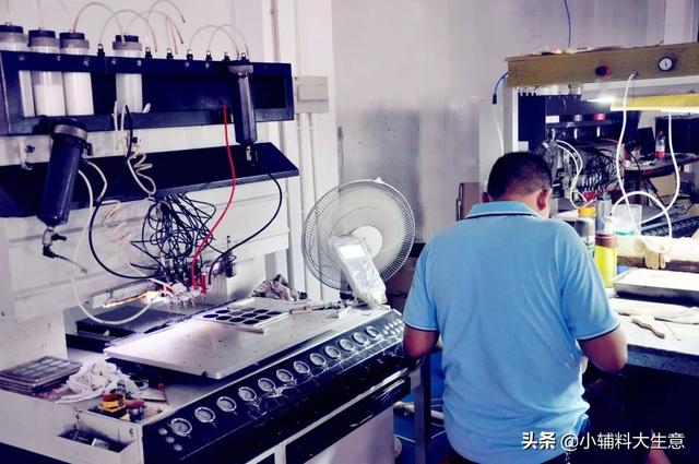 织唛布标与印唛布标的区别，织标和印标有什么区别（特色工艺型男织唛章）