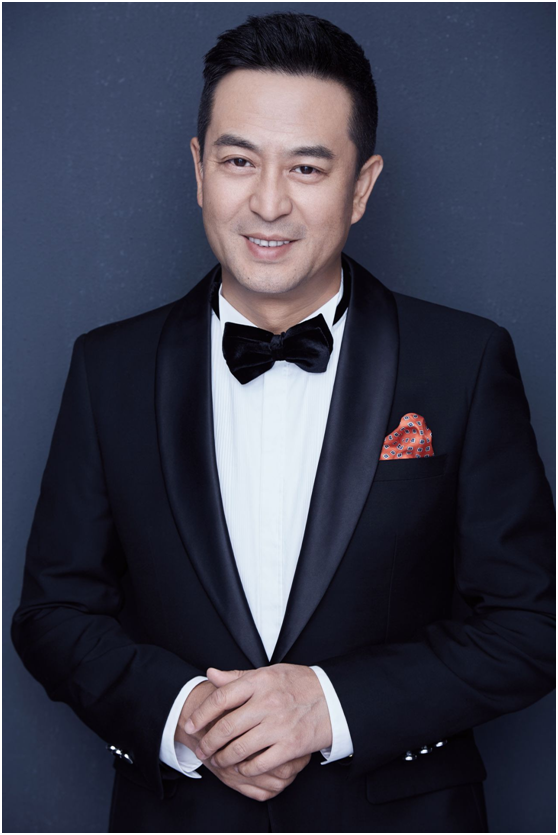 张嘉译第三任妻子，张嘉译第二任妻子是谁（与王海燕因戏生情相守13年）