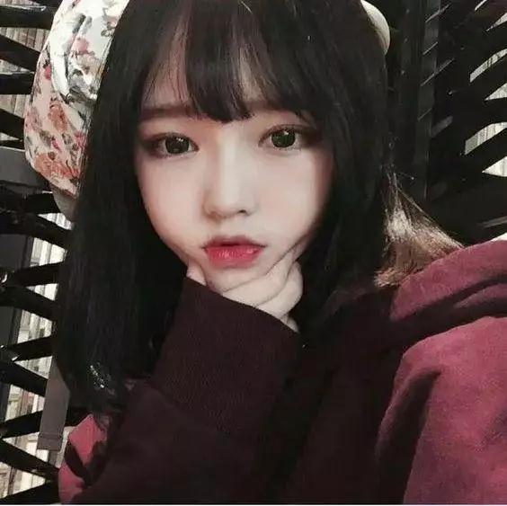 爱自拍女孩必学的姿势，爱自拍女孩必学的姿势有哪些（学好女生最爱的12个自拍姿势）