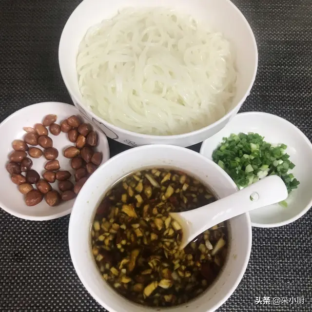 南昌拌粉的做法，南昌拌粉正宗做法（营养美味学会了这样做）