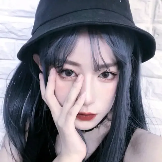 念七 精致女生染发社会酷头像微信，念七 精致女生染发社会酷头像（各种发色的小姐姐头像）