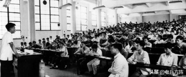 大炼钢铁是哪年，大炼钢铁是哪年下马的（新中国“大跃进”时期工农业生产场景）