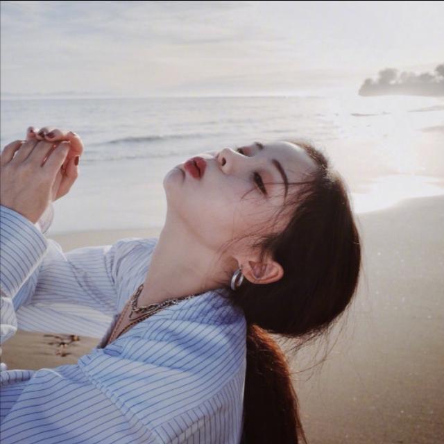 唯美头像女有气质，唯美气质女生头像 无论今天有多糟糕 明天空中还会有新的棉花糖 ٩(๑´0`๑)۶微信（女生头像，你搅散一池星光）