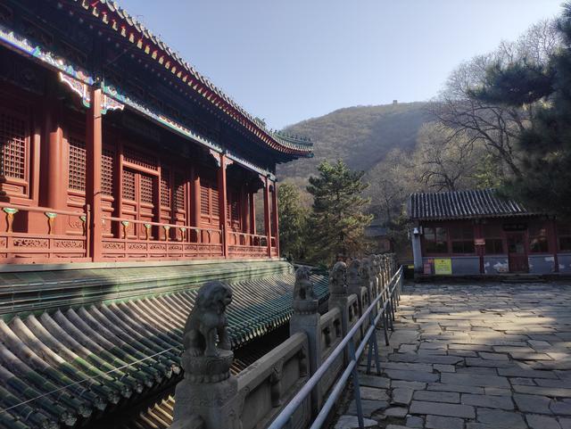 戒台寺与潭柘寺区别，戒台寺与潭柘寺区别是什么（戒台寺一日游）