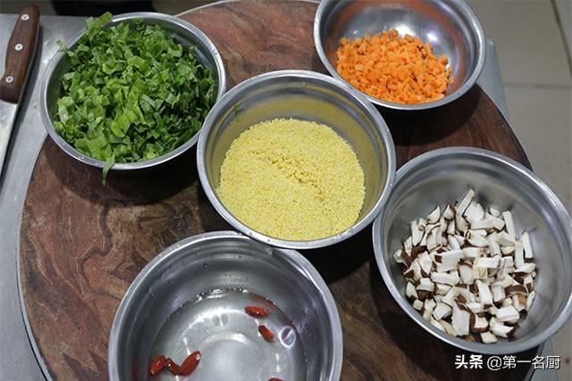 小米蔬菜粥做法大全家常，早餐来一碗蔬菜小米粥