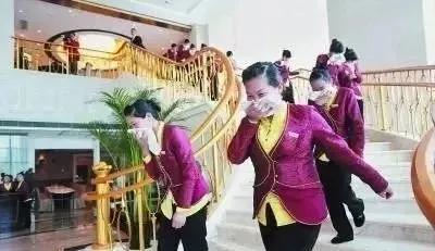 安全出口指示牌离地面多高，安全出口标志距离地面多高（宾馆、酒店消防安全知识）