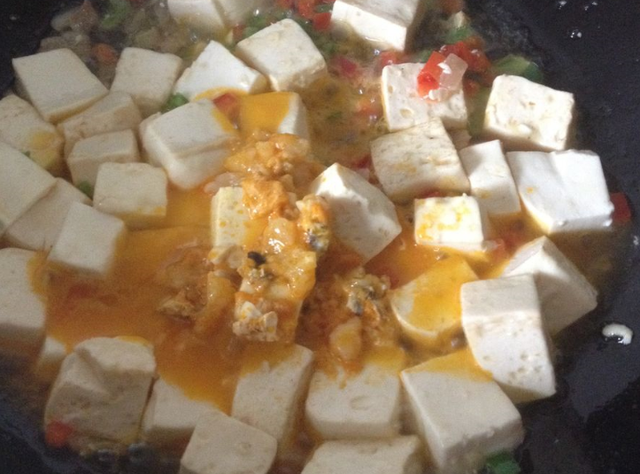 豆腐蟹肉忌廉汤，蟹肉豆腐煲的做法窍门（最爱的蟹黄和豆腐碰撞）